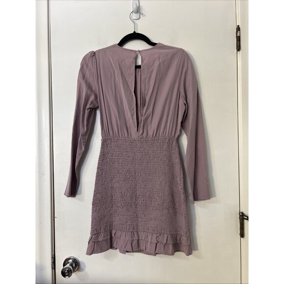 Le lis Collection Sz S  Mini Dress Mock Satin Purple Open Back Ruffle Hem - Picture 5 of 9